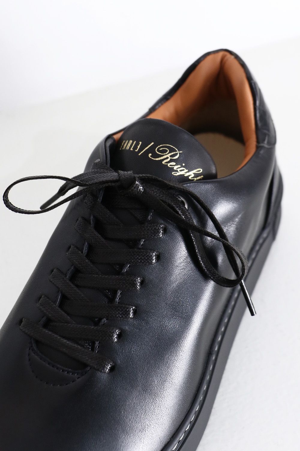 Hole cut sneakers / ホールカットスニーカー