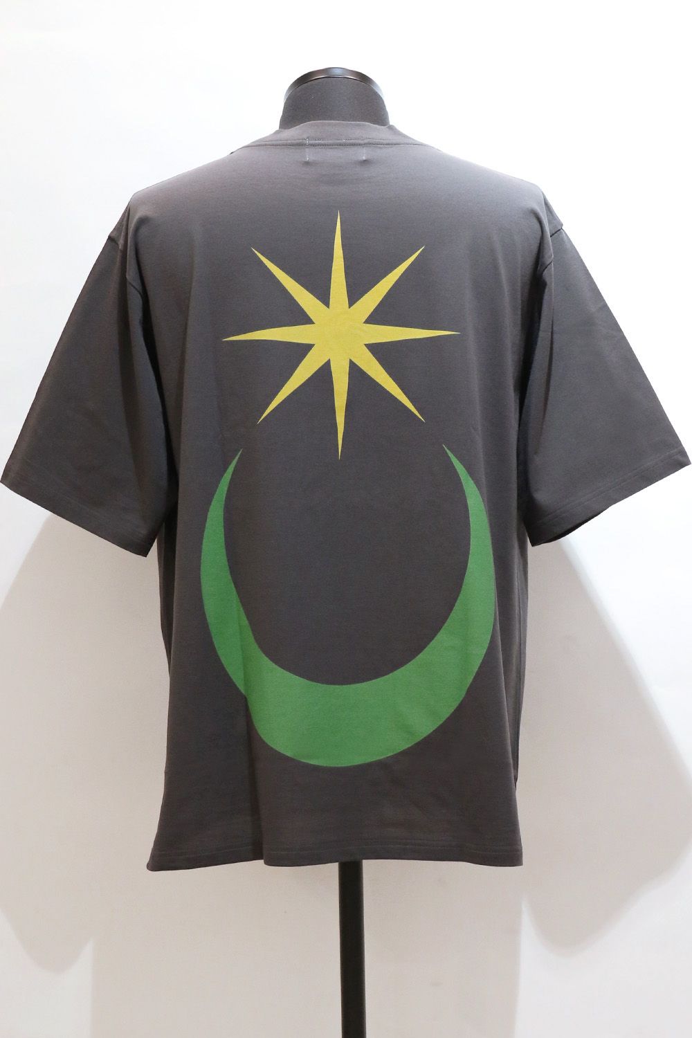 RAINMAKER - RAINMAKER×MAISON EUREKA CREW-NECK T-SHIRT MOONSTAR