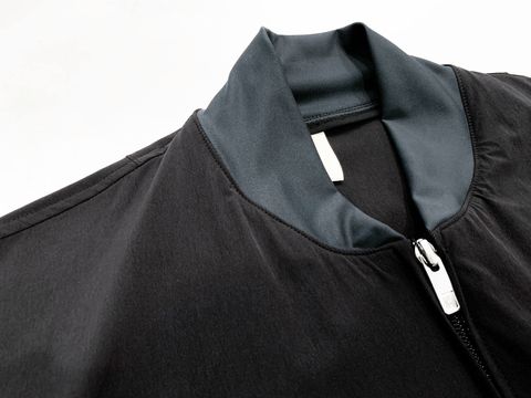 シャツ感覚、オールシーズン着用可能のMA-1