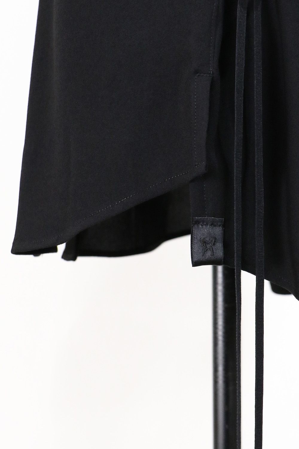 Crape Lace Up Single Frill Shirts / クレープ レースアップ シングル フリルシャツ