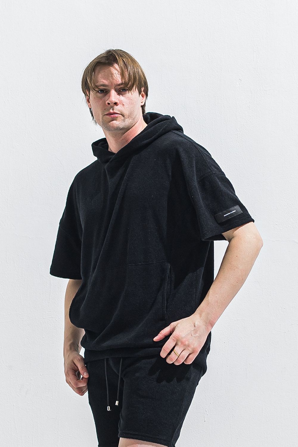 PILE HALF HOODIE / オーバーサイズ ハーフスリーブ パイル フーディー