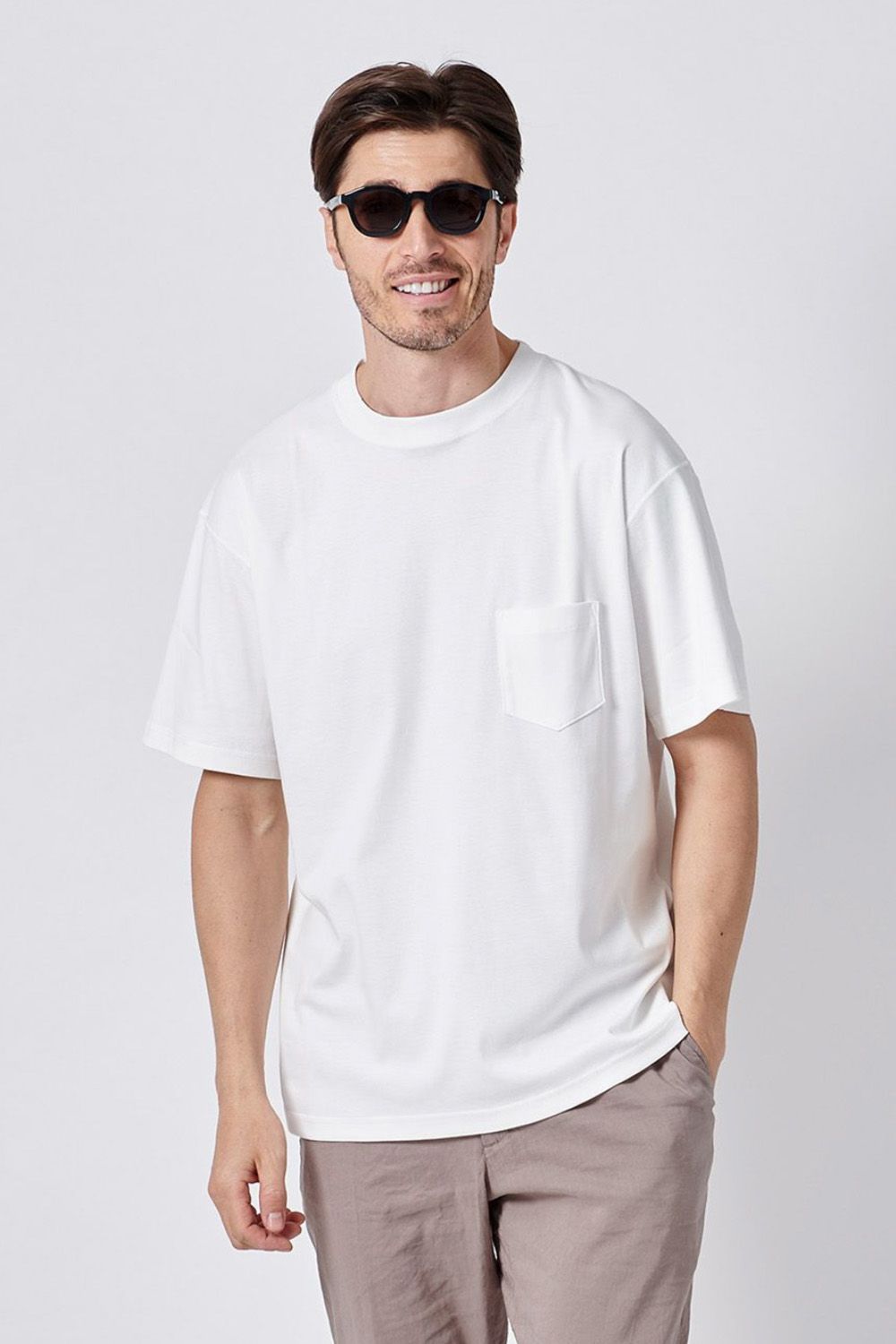 シンプルにどんな服装にも合わせやすい、品のある光沢、手に取った瞬間、極上素材に魅了される大人のTシャツ&夏のおすすめショーツも入荷しています♩