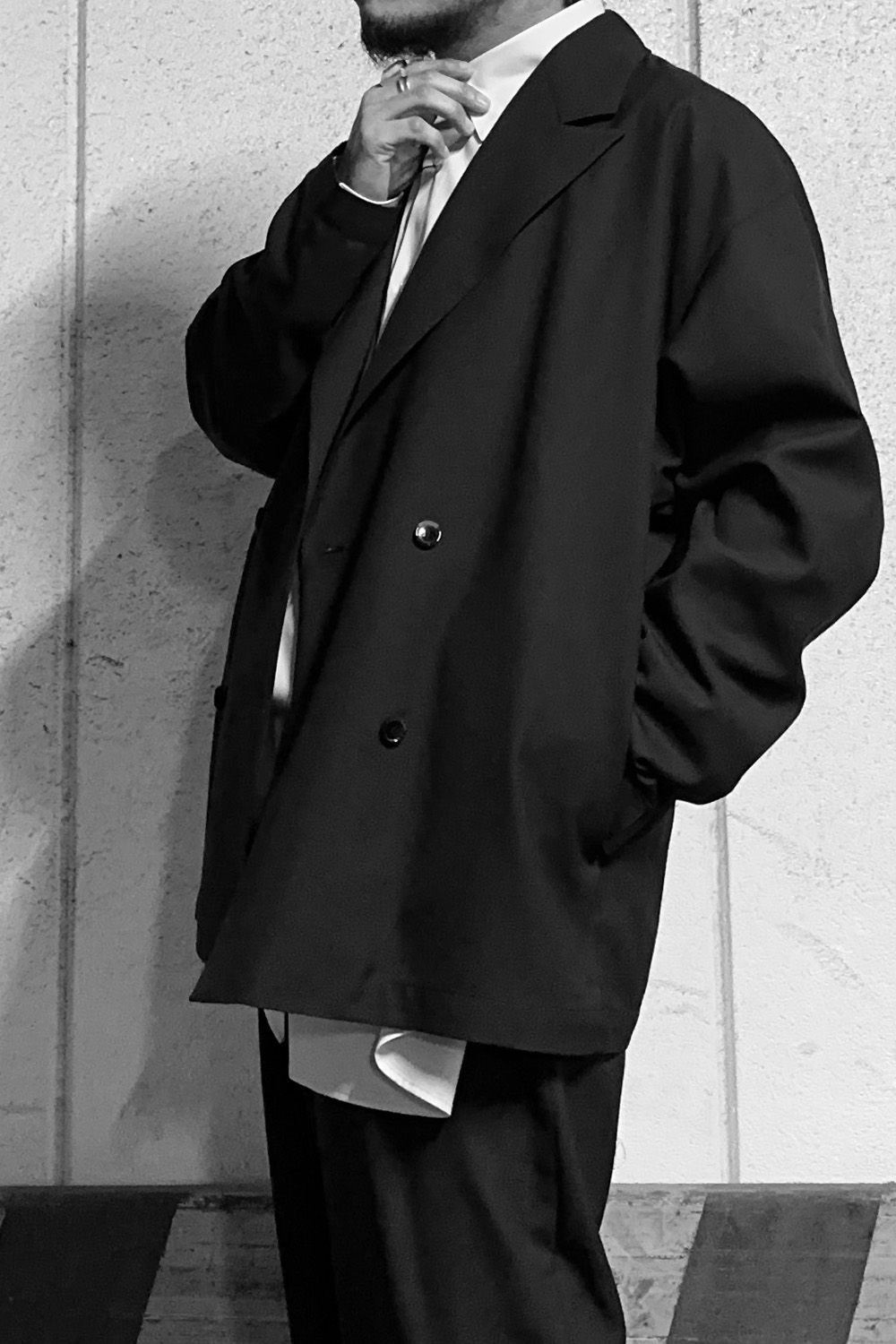 夏の暑い時期でも着用が可能な軽量ウール素材、自宅でのお洗濯も可能なN.HOOLYWOODのジャケット&スラックスのコーディネートをご紹介いたします!