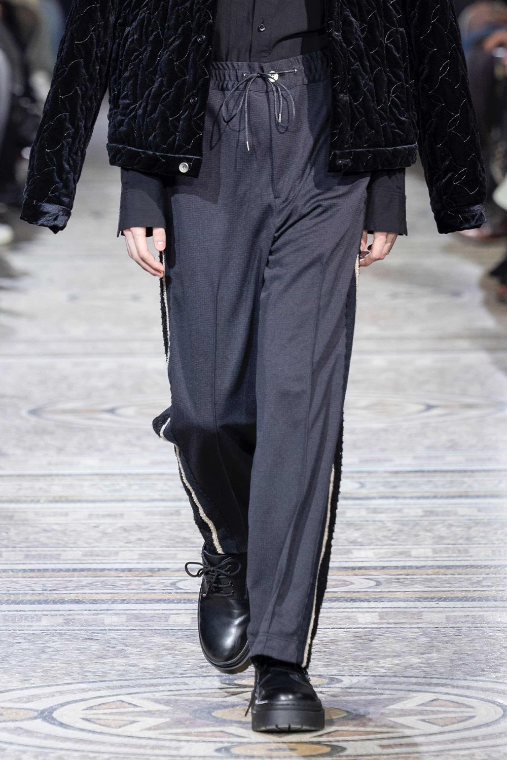 Tape embroidery track PT / テープ エンブロイダリー トラック パンツ