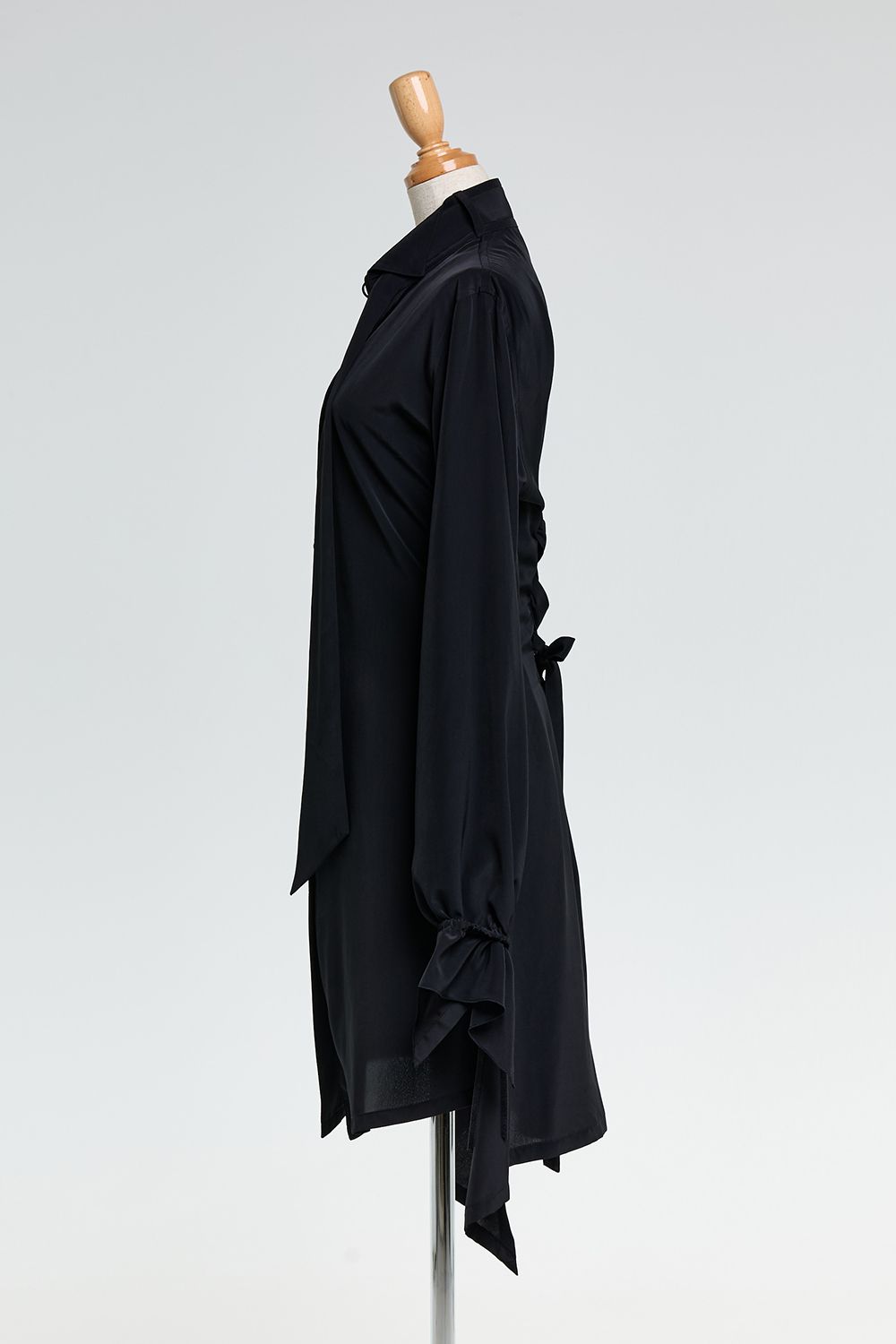 Wing Collar Flare Ribbon Shirt