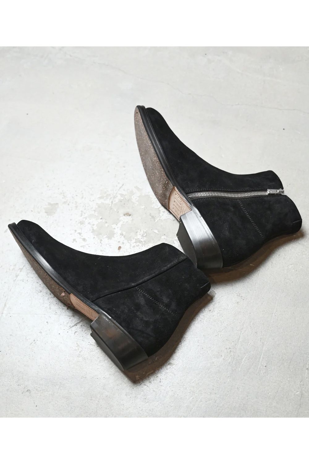 Side zip boots