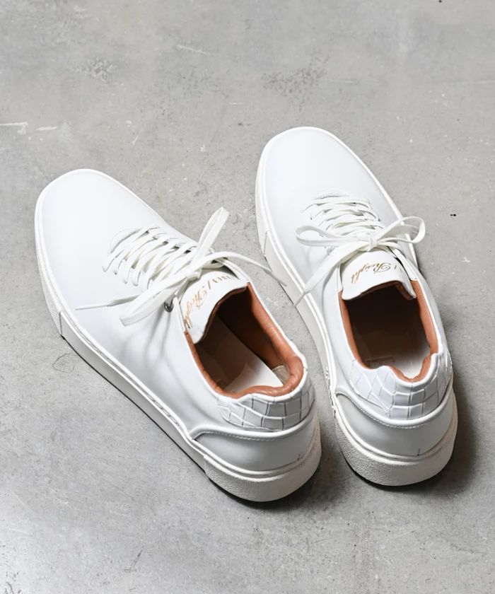 Hole cut sneakers / ホールカットスニーカー