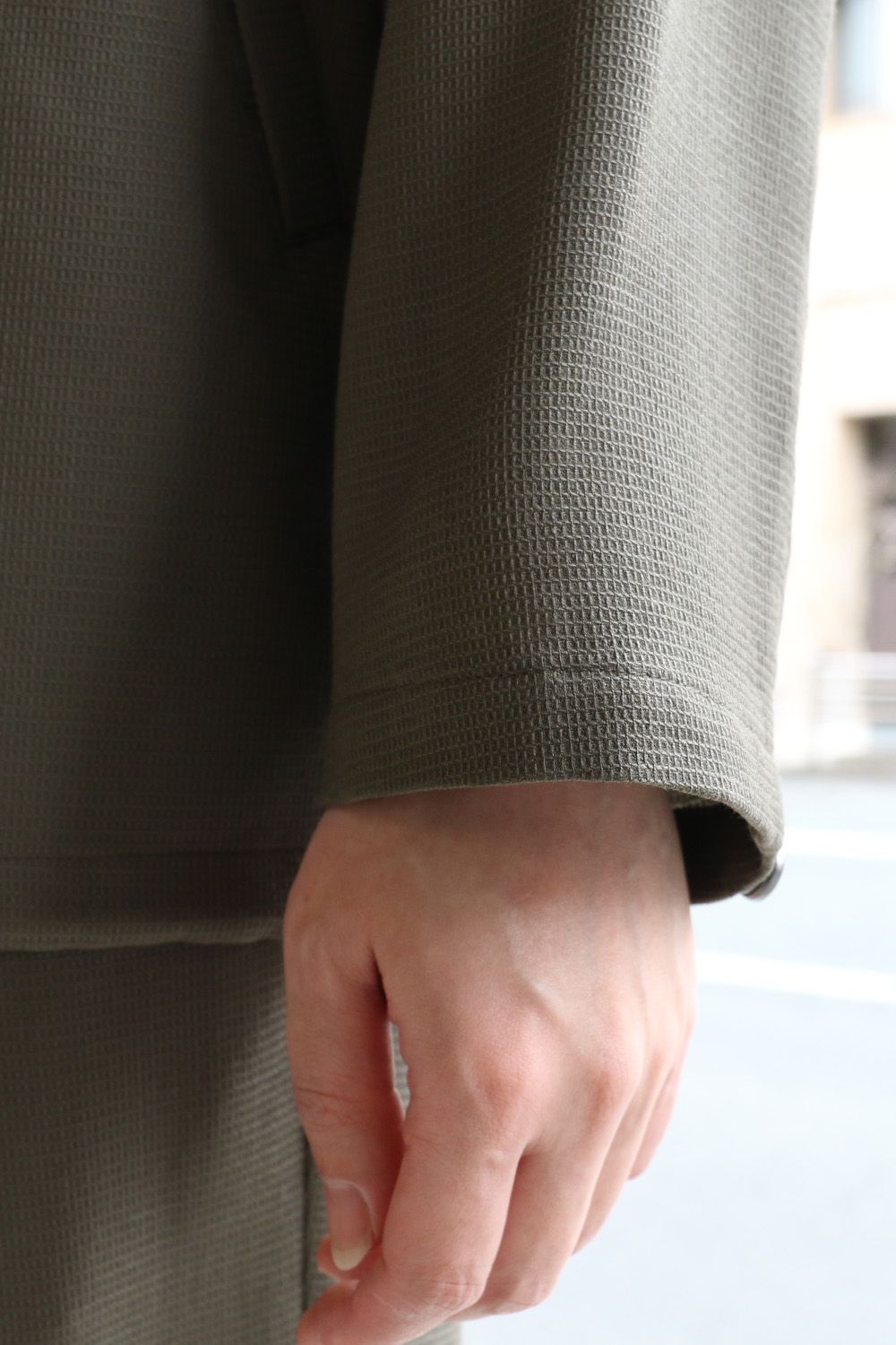 MARKAWARE メッシュのような高い通気性と強燃ウールのシャリ感 MARKAWARE メッシュのような高い通気性と強燃ウールのシャリ感