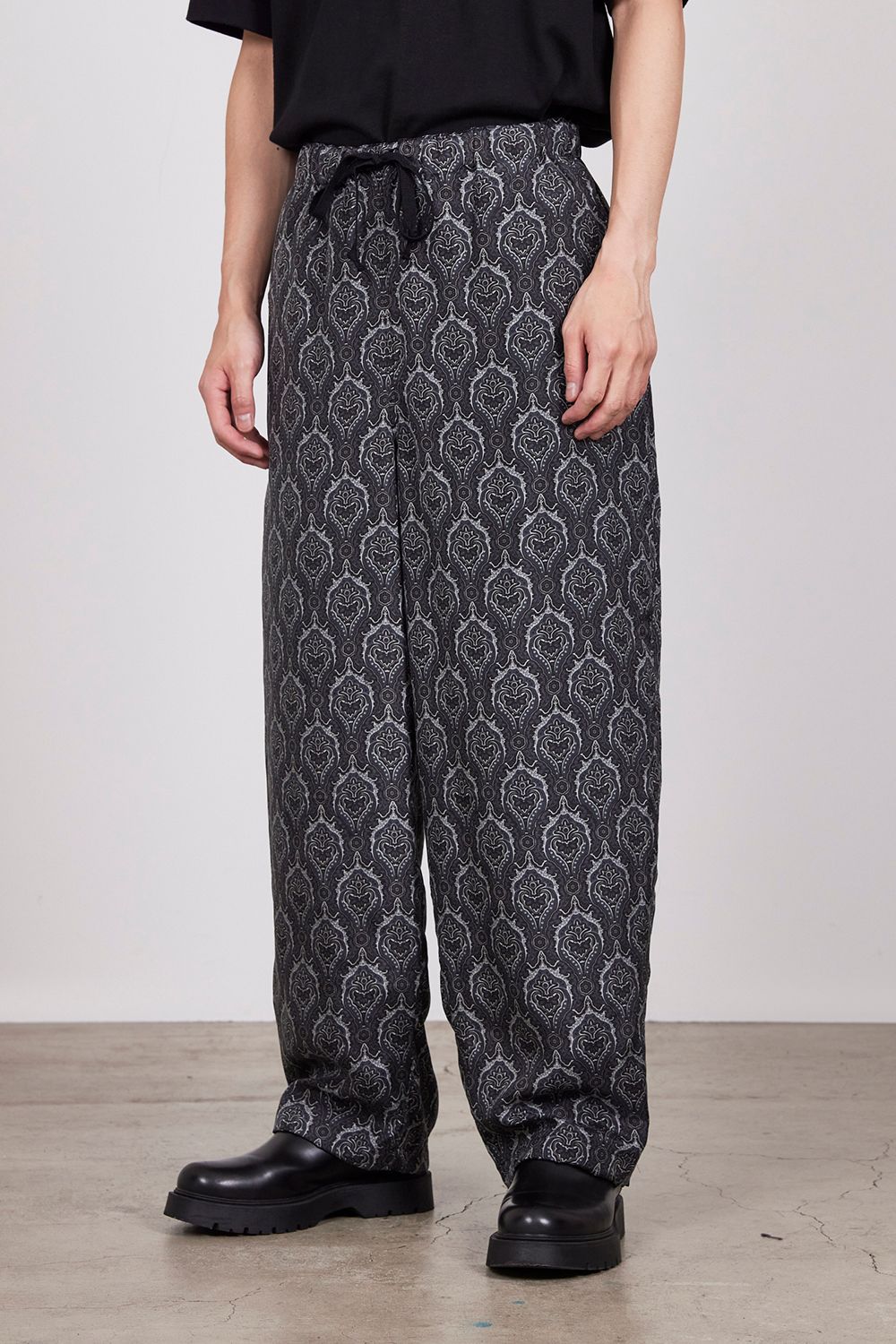 RELAX EGG WIDE－PANTS（300HS231