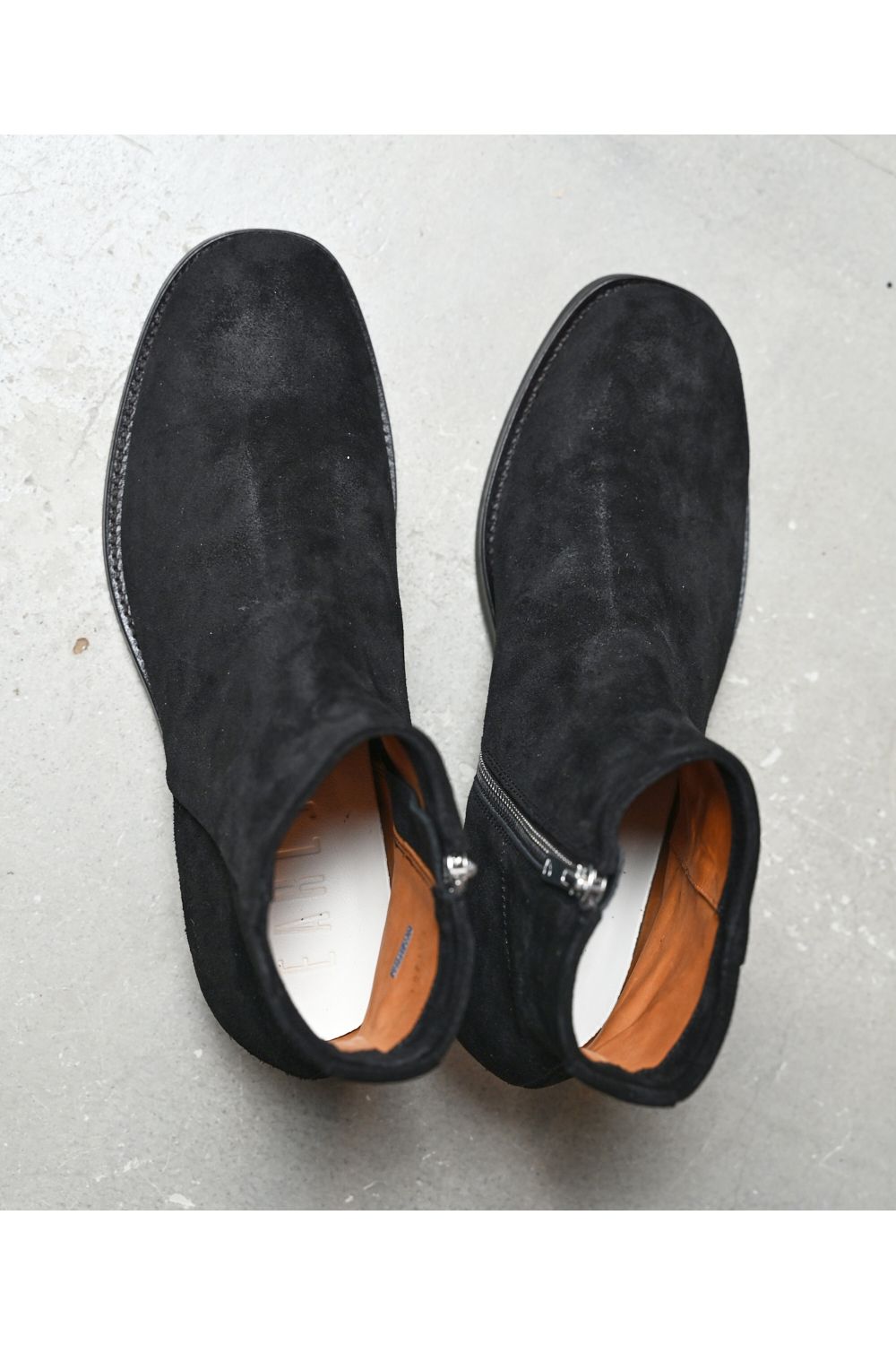 Side zip boots