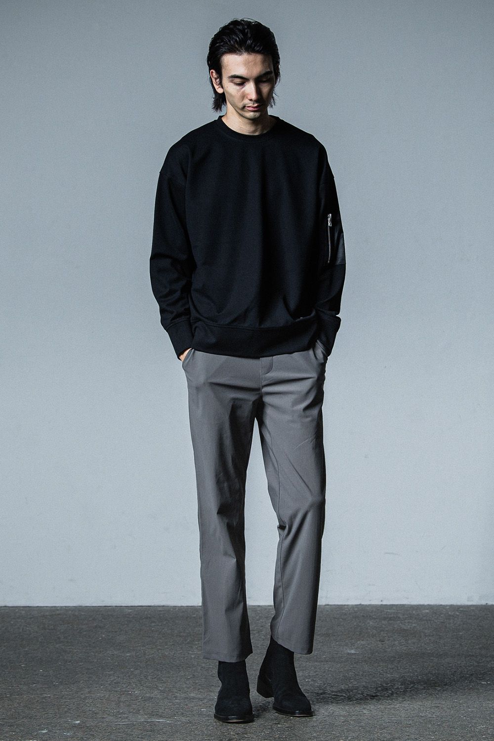 RESOUND CLOTHINGの人気アイテム、ミリタリーポケットがアクセント、高級感のある見た目、抜群の着心地の高機能ジャージトレーナー
