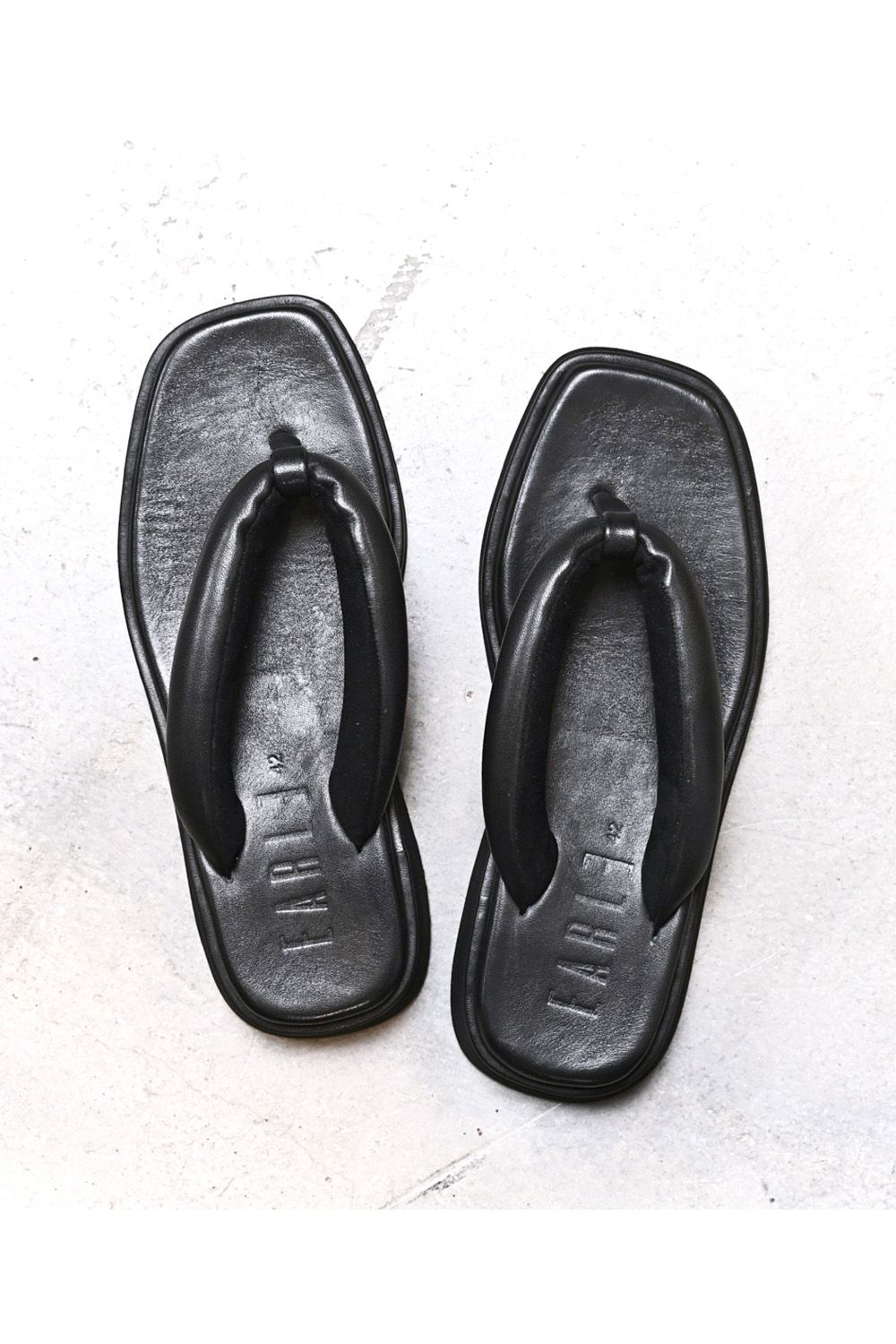 Mixed tong sandals / ミクスド レザー トング サンダル
