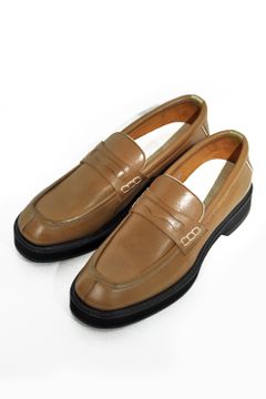 Intermediate loafers