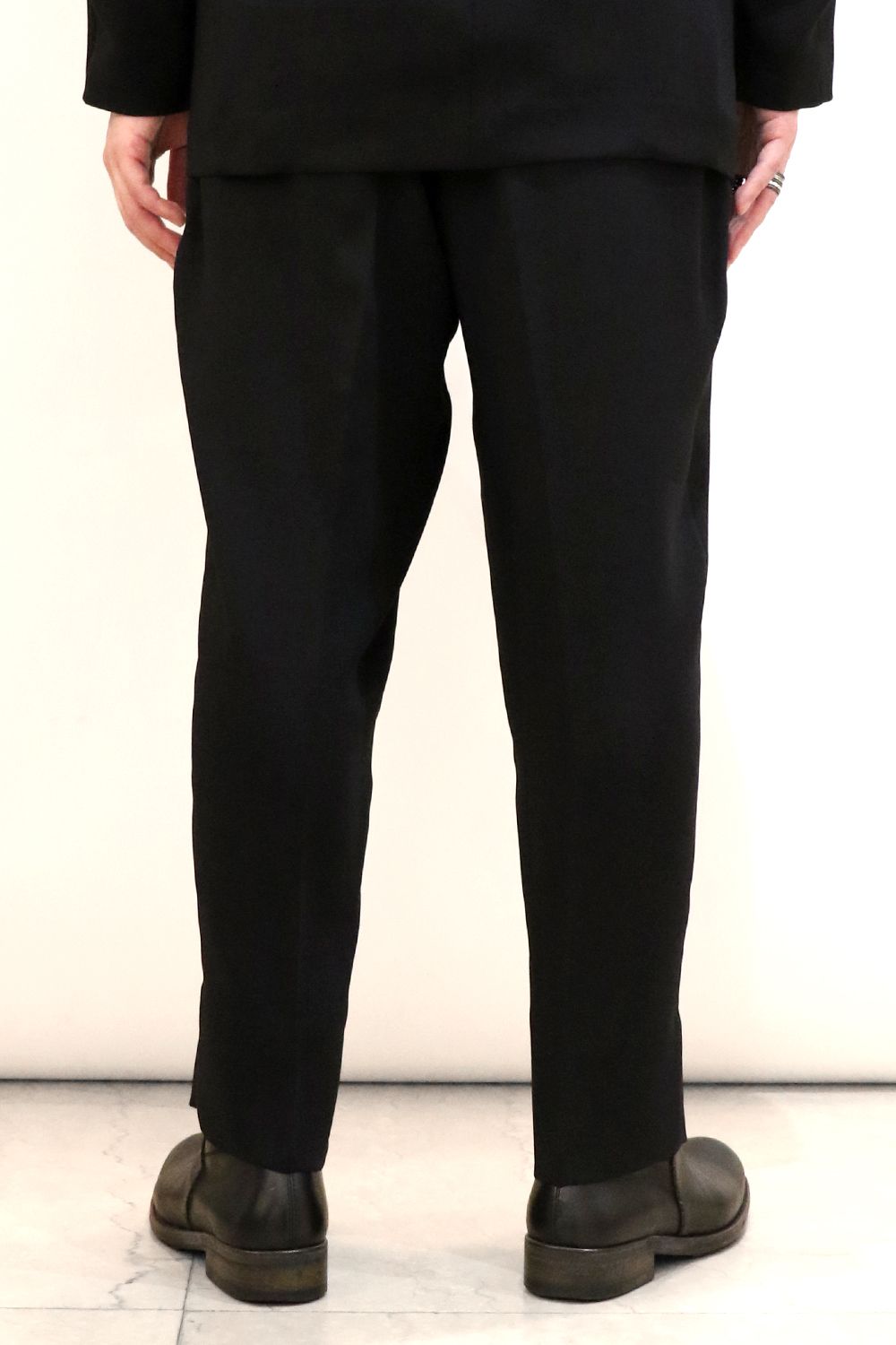 MELANGE TWILL SHIRRING TROUSERS / メランジ ツイル シャーリング トラウザーズ