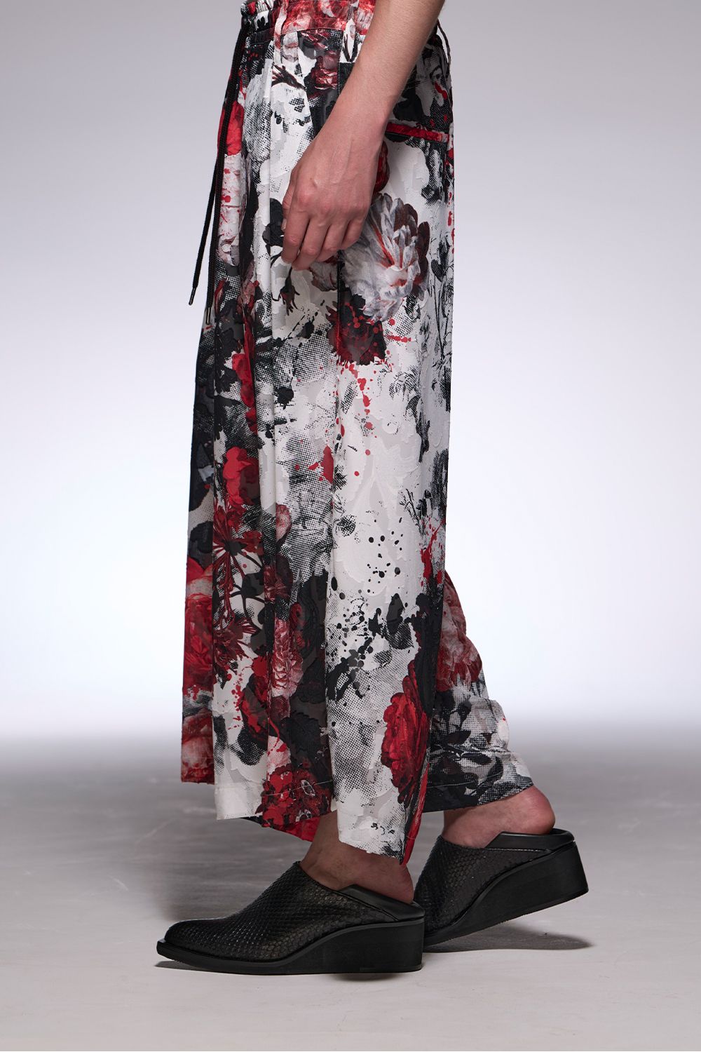 Splash Flora Wide Tuck Slacks / スプラッシュフローラ ワイドタックスラックス