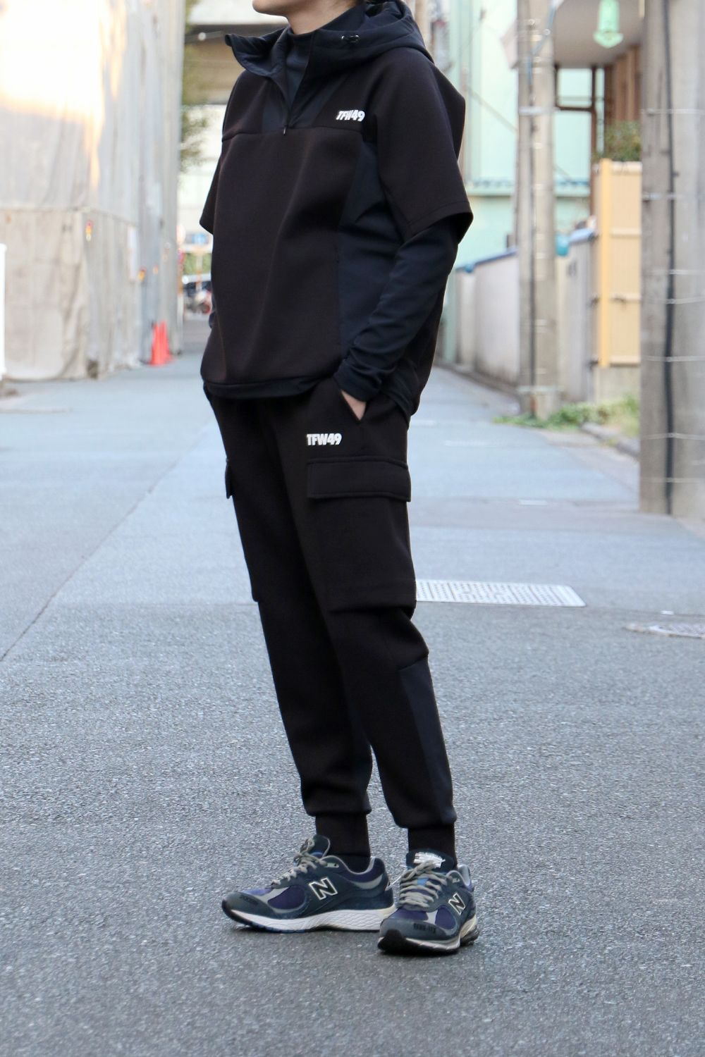 CARDBOARD MATERIAL SHORT SLEEVE HOODIE / カードボード マテリアル ショートスリーブ フーディー