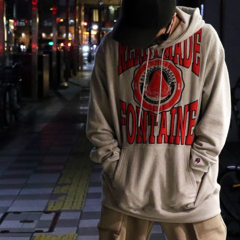 READYMADEのスウェットパーカ”HOODIE(R.MUTT)”を着用したおすすめスタイル