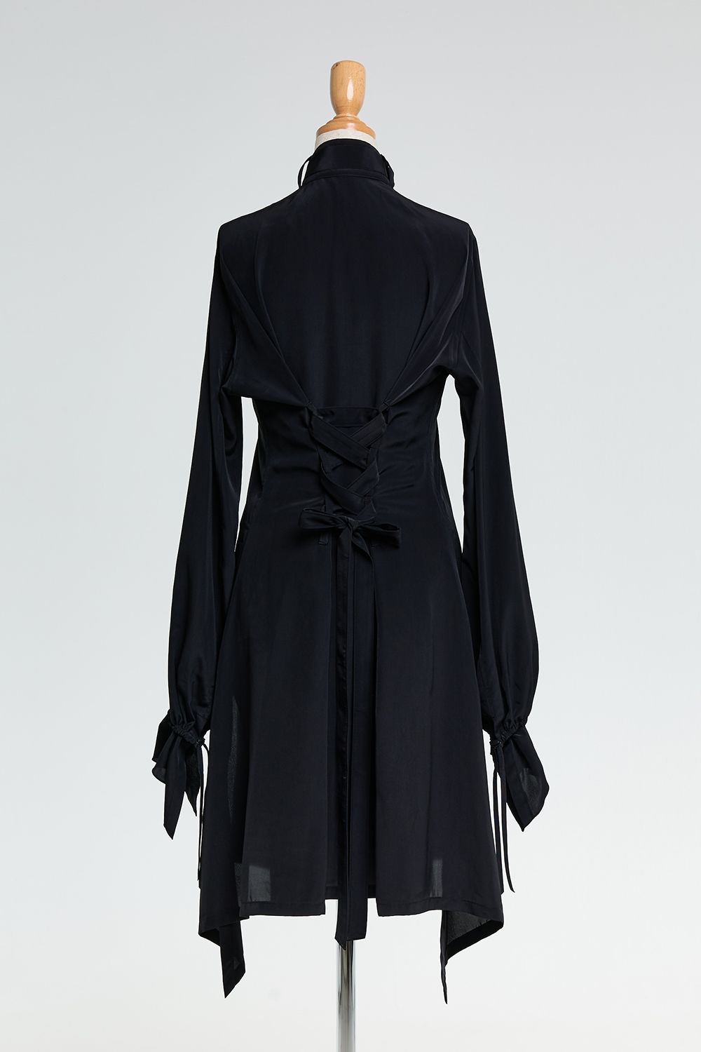 Wing Collar Flare Ribbon Shirt