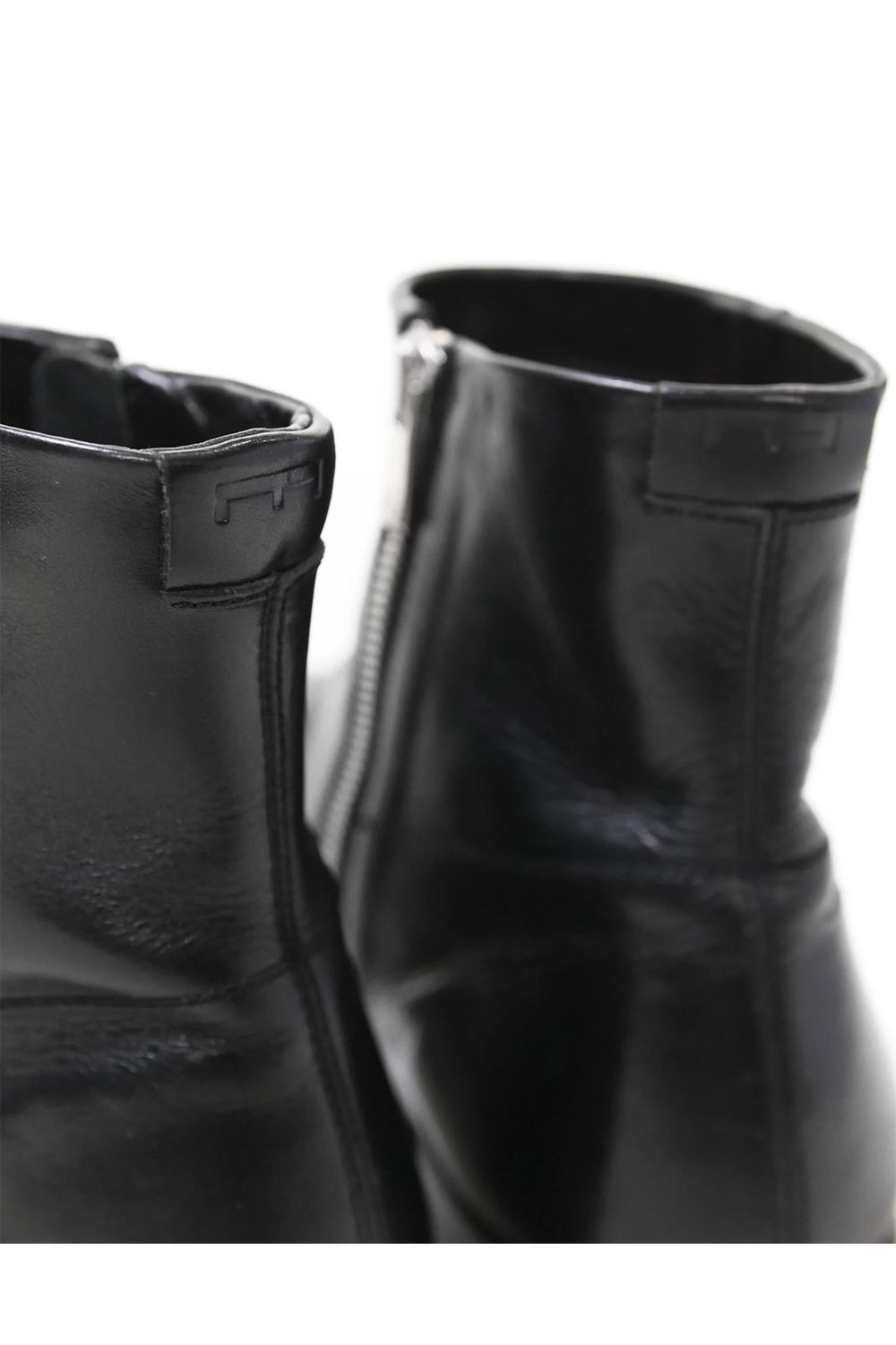 Side zip boots