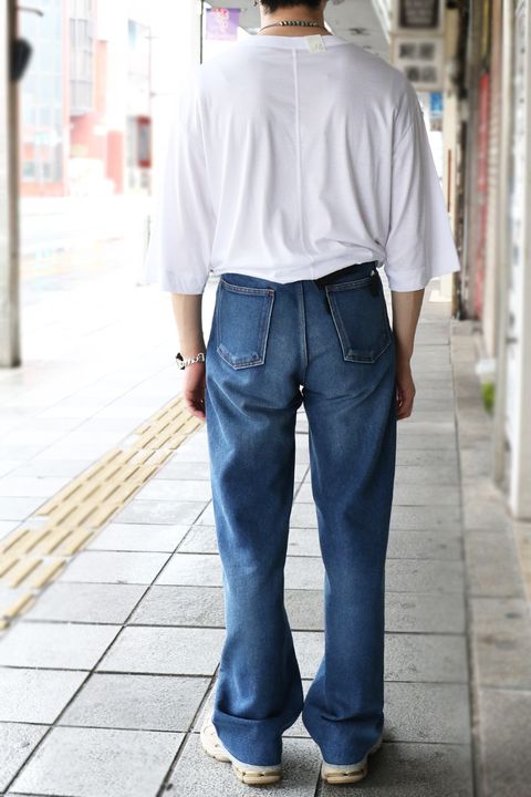 夏におすすめのN.HOOLYWOODの再構築ハーフスリーブシャツ＆デニムの爽やかブルースタイル