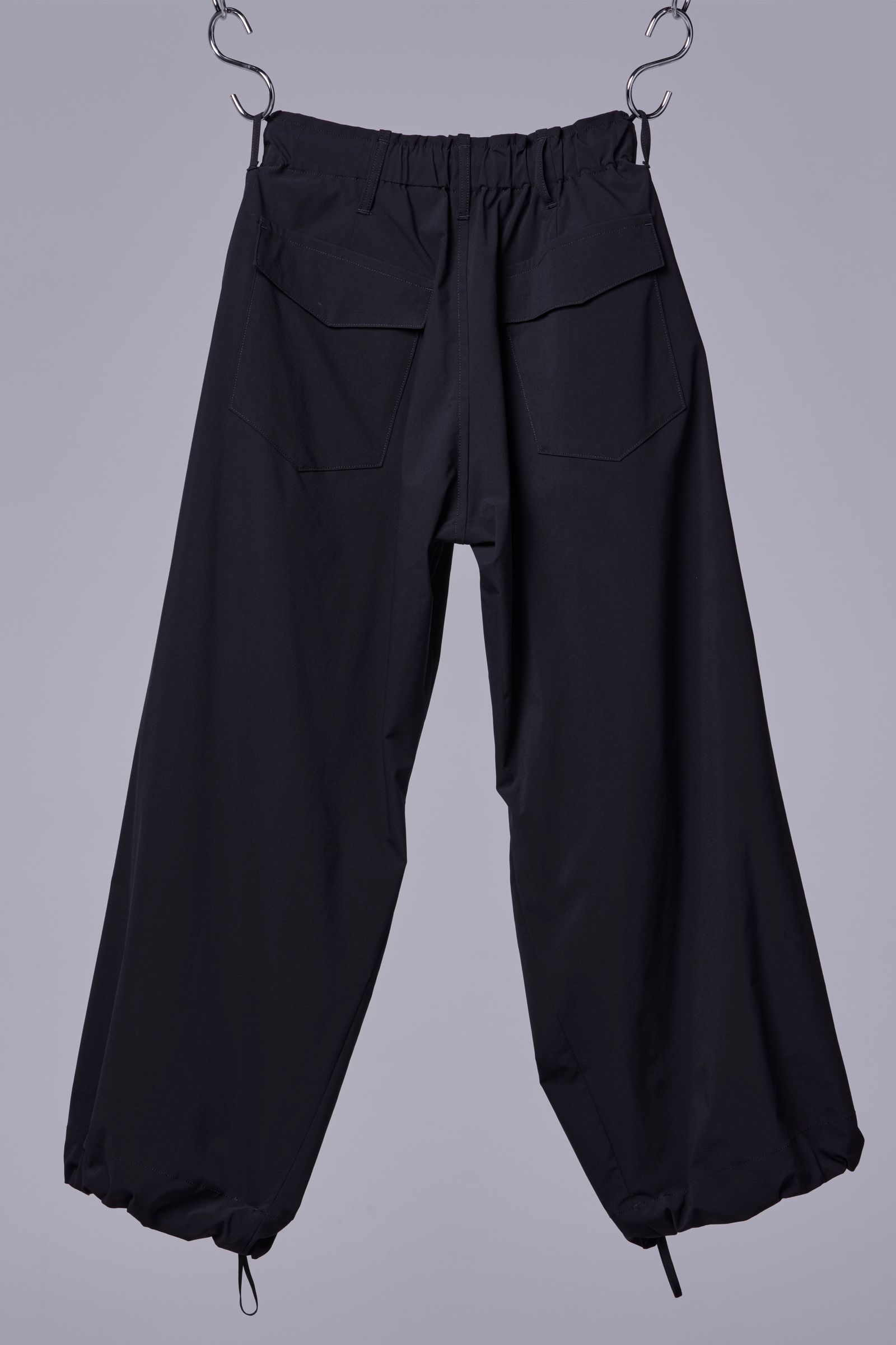 Sustainable Tuffeta Line Loose Pants / ライン ルーズパンツ