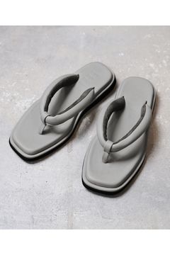 Mixed tong sandals / ミクスド レザー トング サンダル