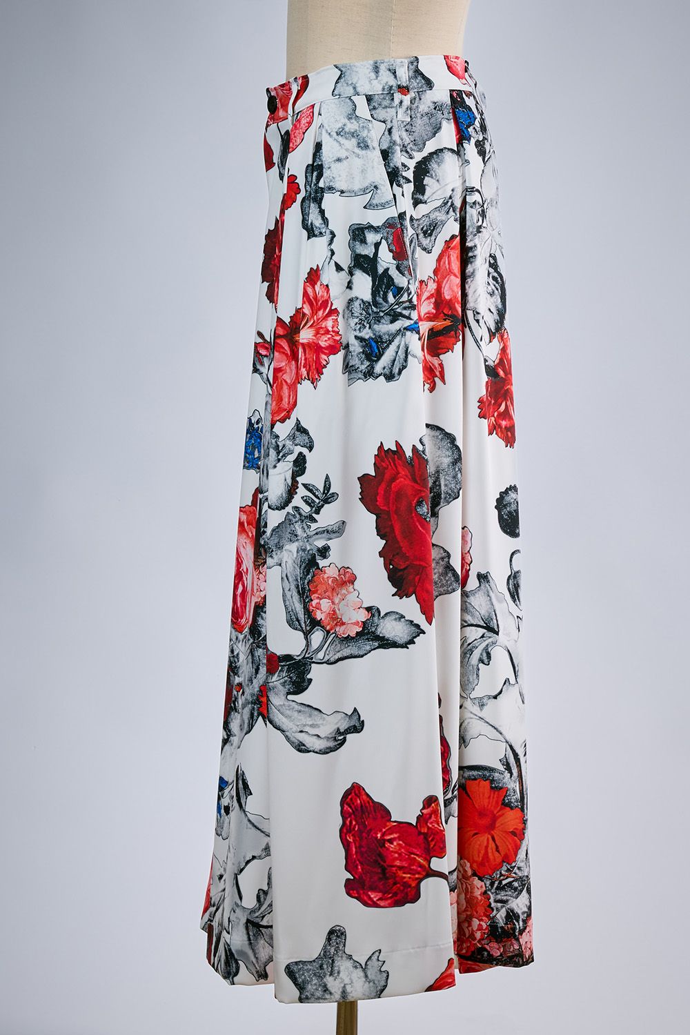 THE ONENESS-FLORA Drape Slacks / ザワンネス フローラ ドレープ スラックス