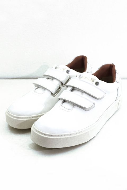 Hole cut velcro sneakers