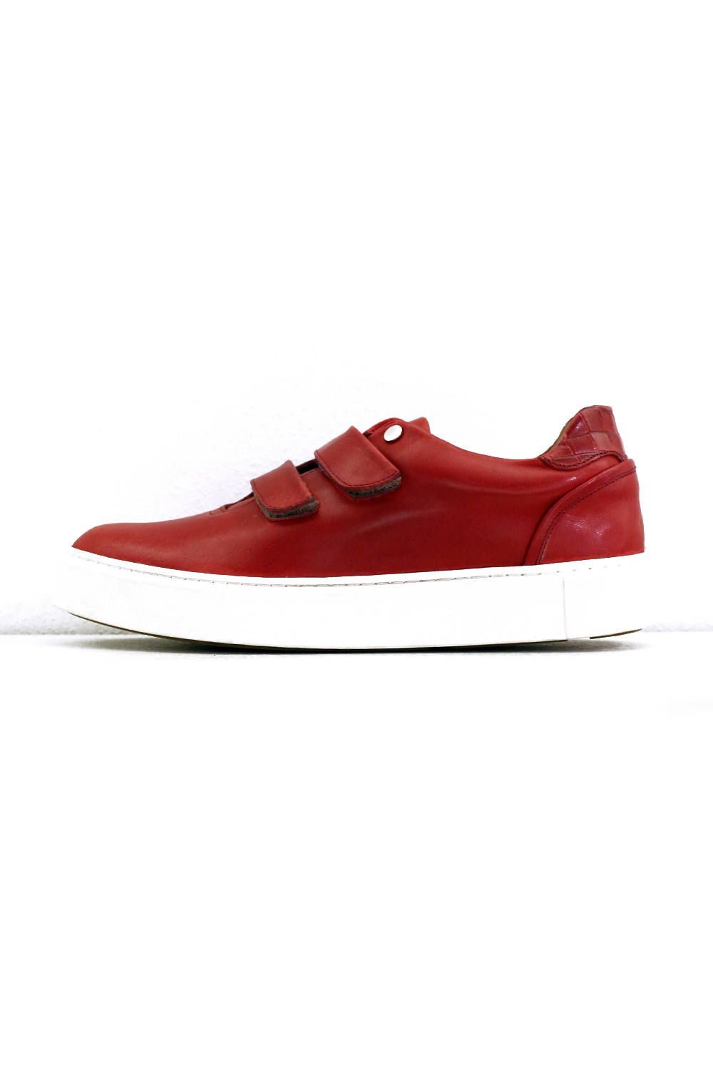 Hole cut velcro sneakers