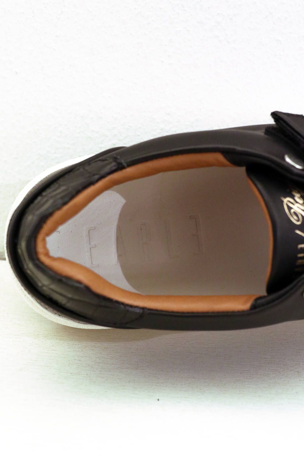 Hole cut velcro sneakers