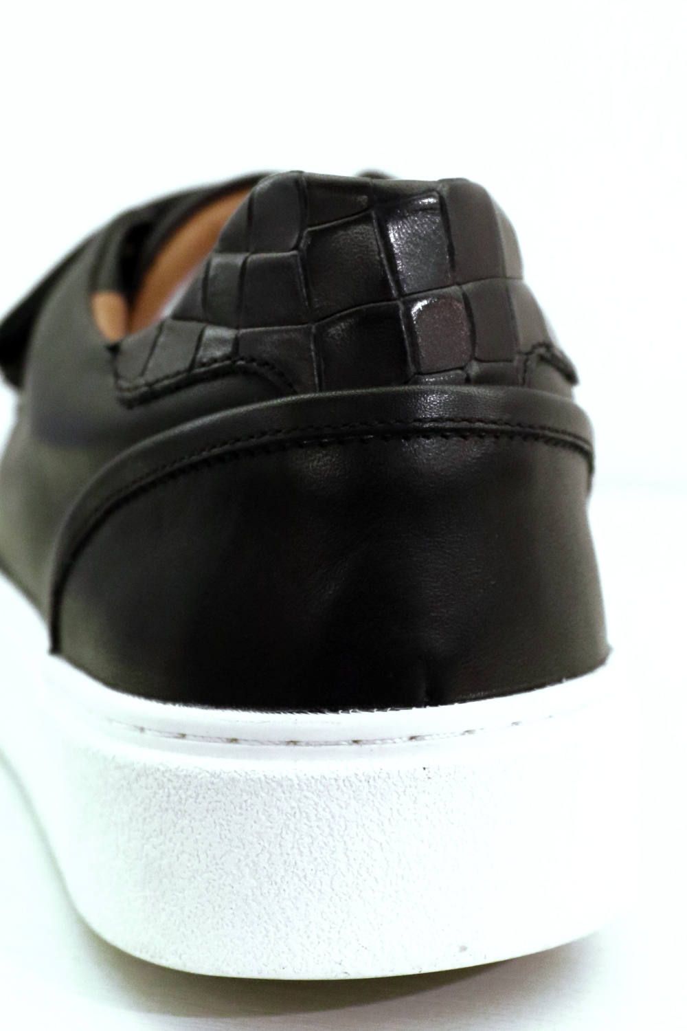 Hole cut velcro sneakers