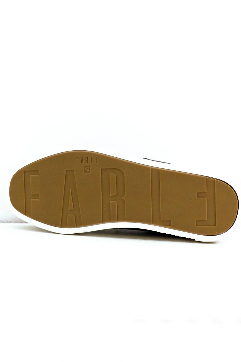 Hole cut velcro sneakers