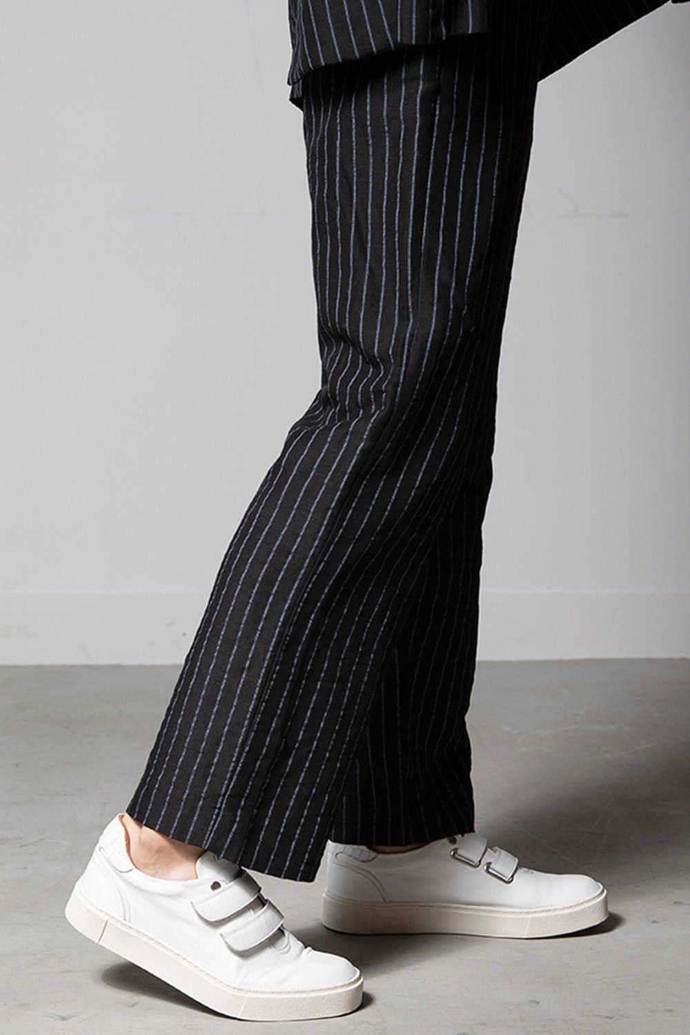 Hole cut velcro sneakers
