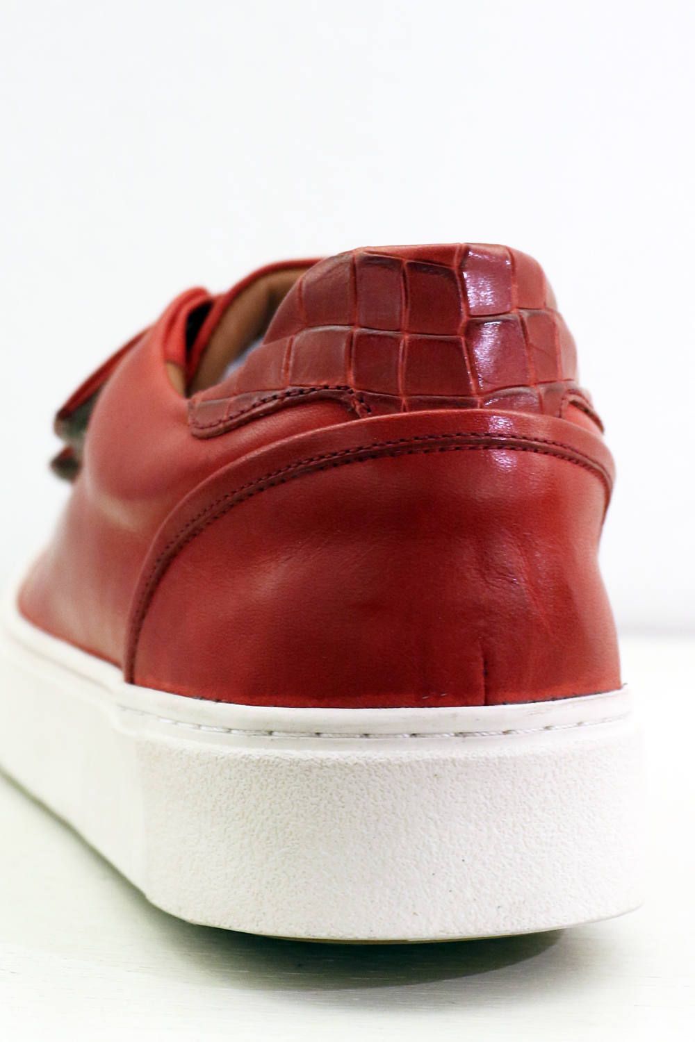 Hole cut velcro sneakers