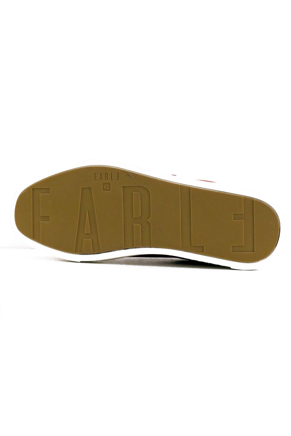 Hole cut velcro sneakers
