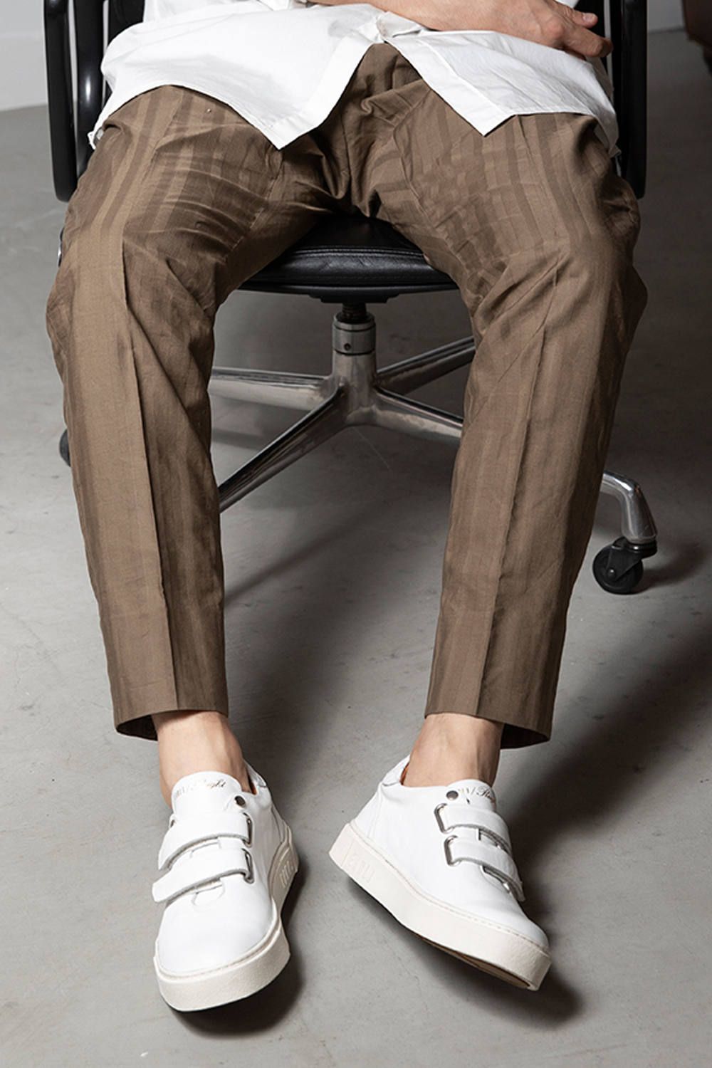 Hole cut velcro sneakers