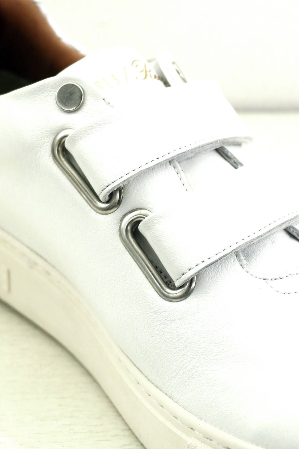 Hole cut velcro sneakers