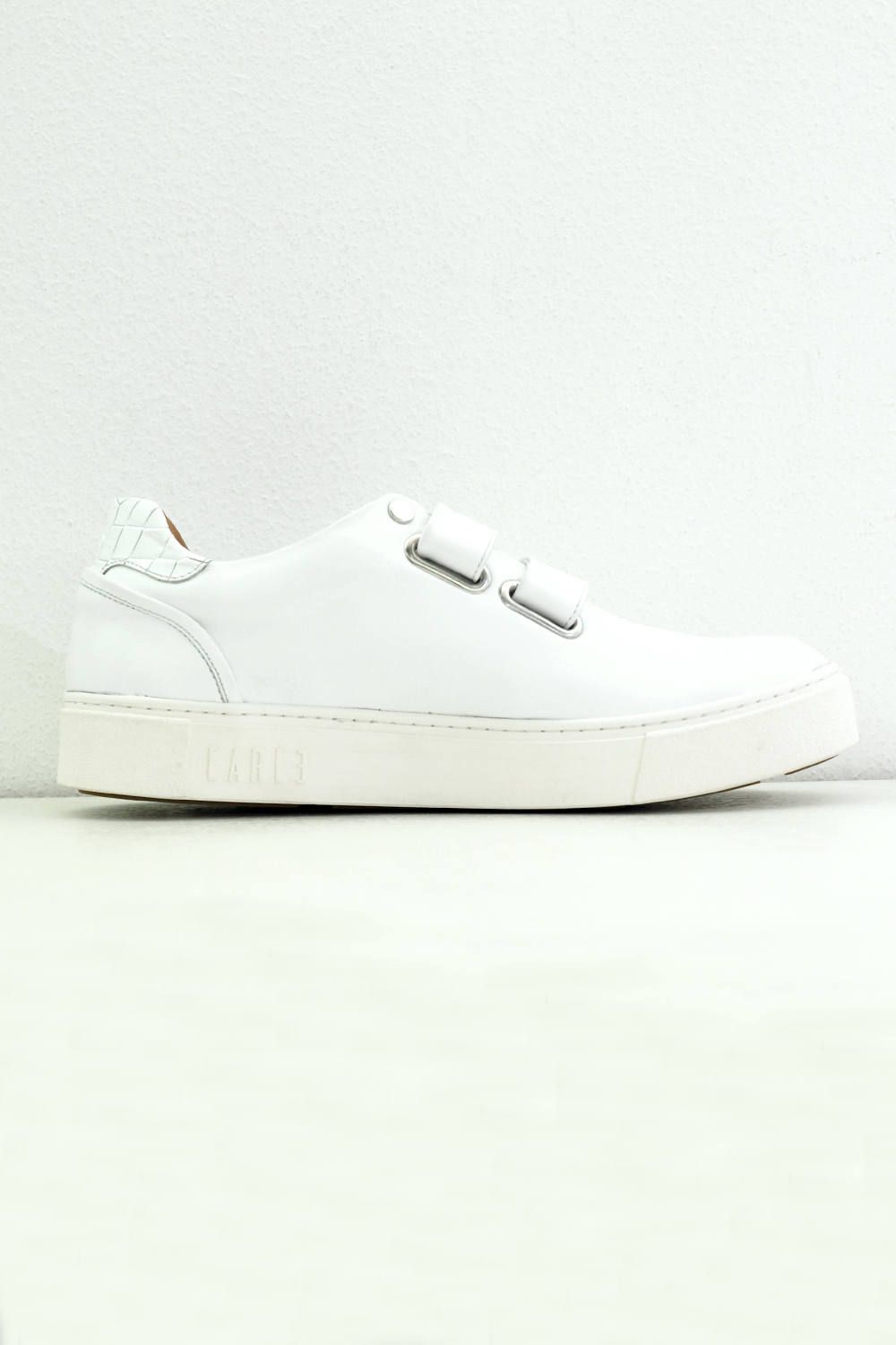 Hole cut velcro sneakers