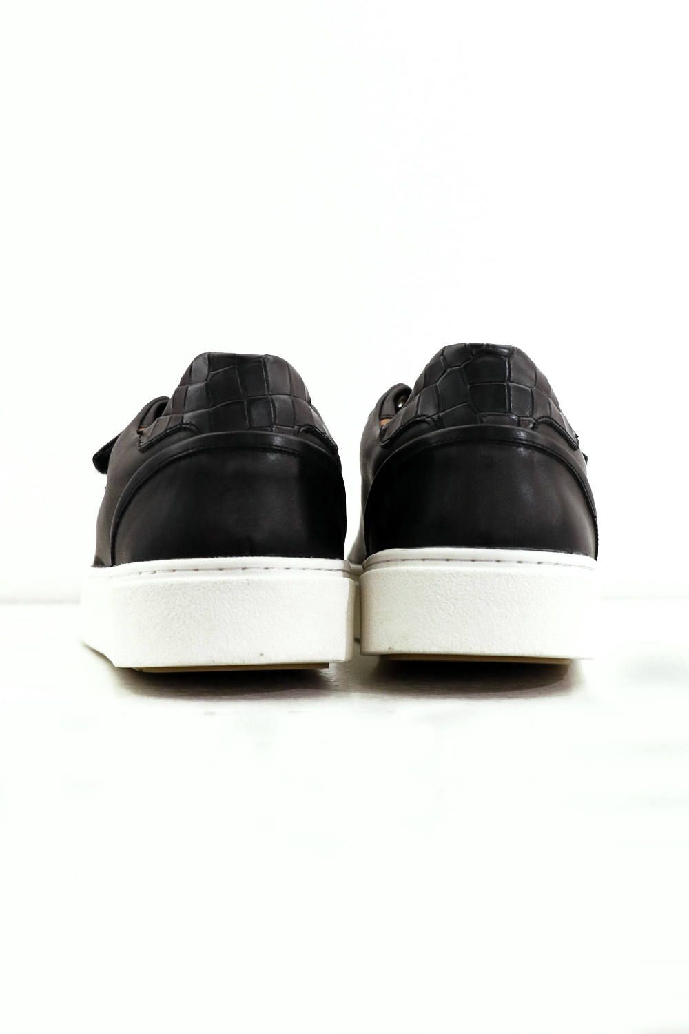Hole cut velcro sneakers