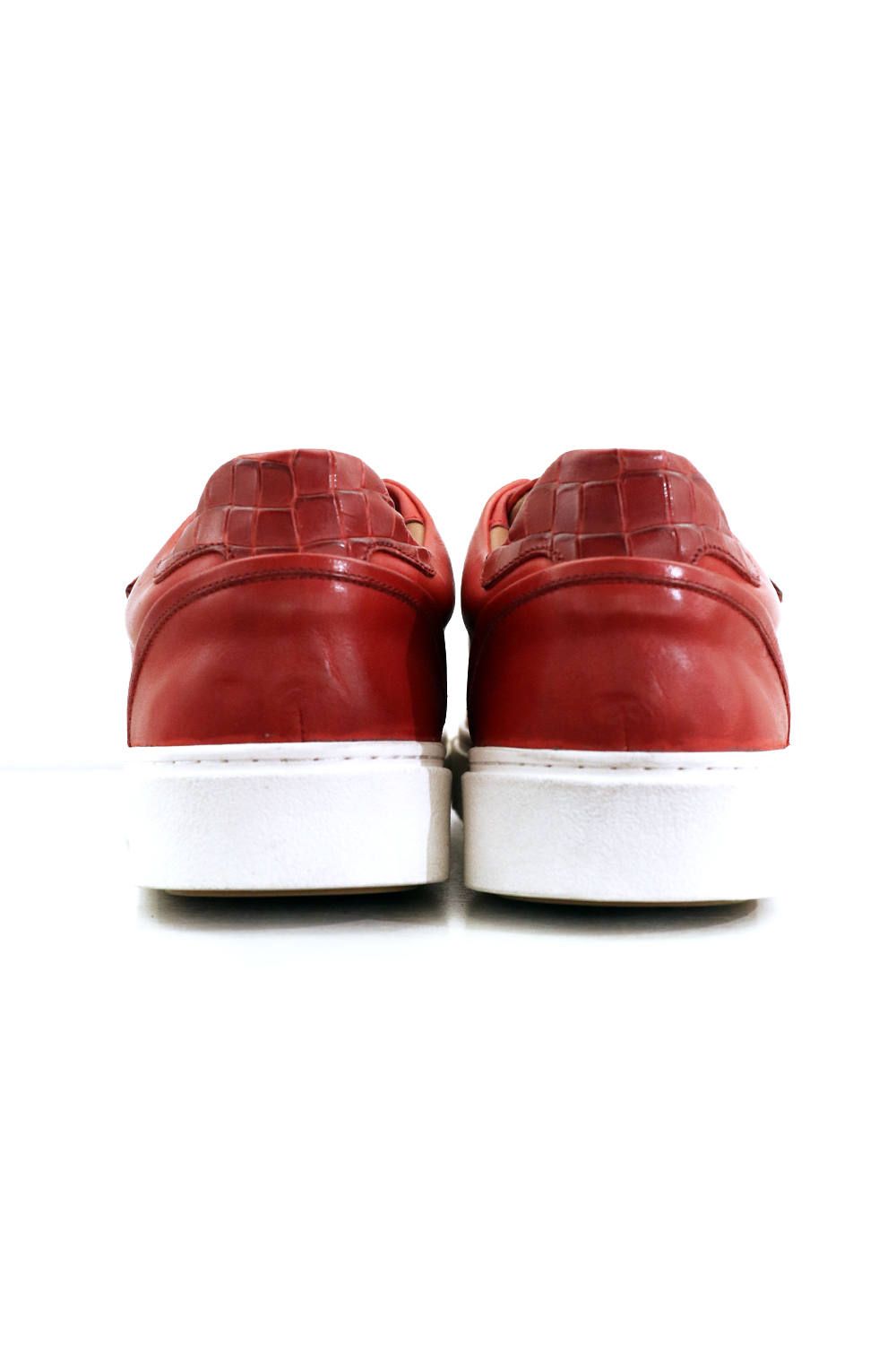Hole cut velcro sneakers