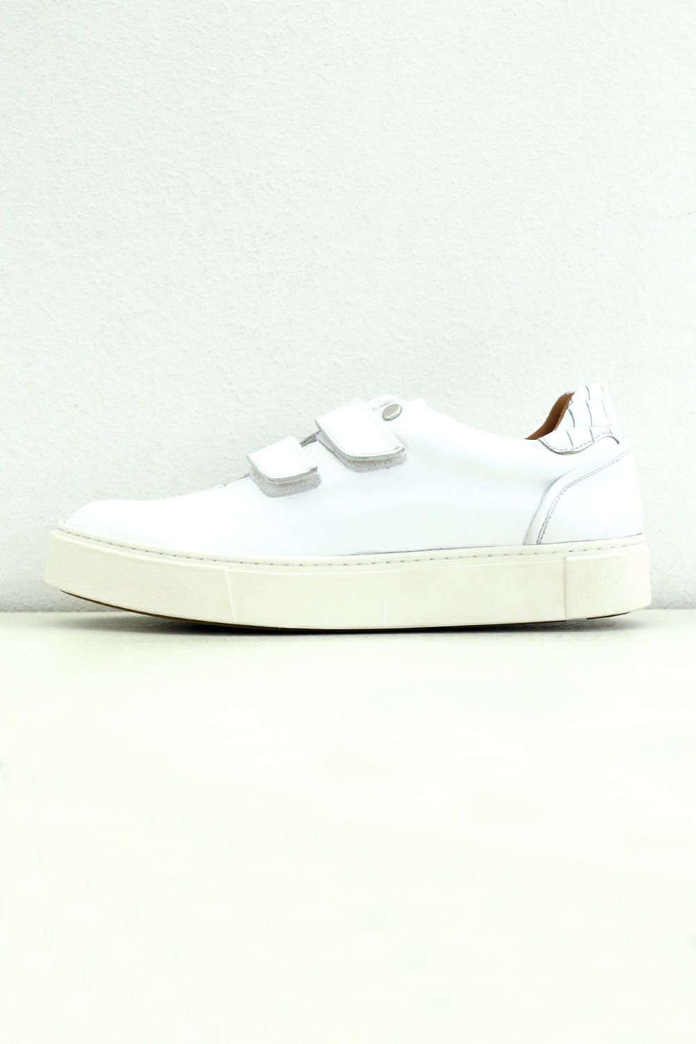 Hole cut velcro sneakers