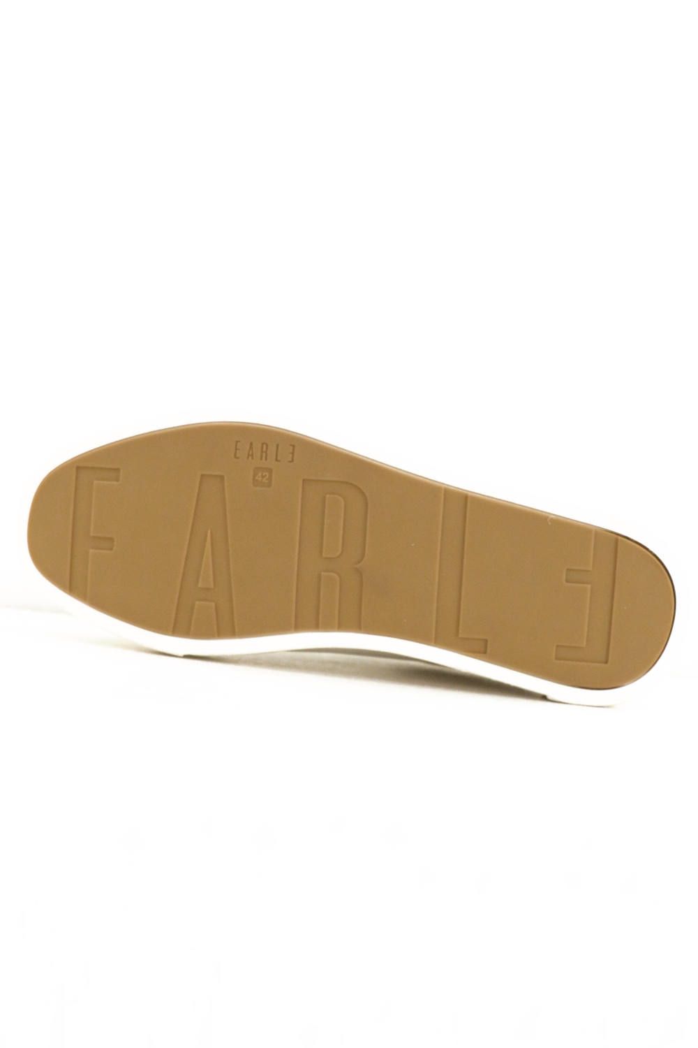 Hole cut velcro sneakers