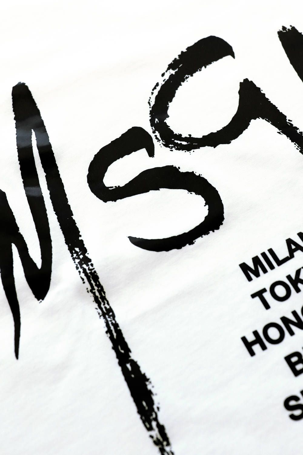 T-SHIRT WITH GRAFFITI LOGO(Lady's)