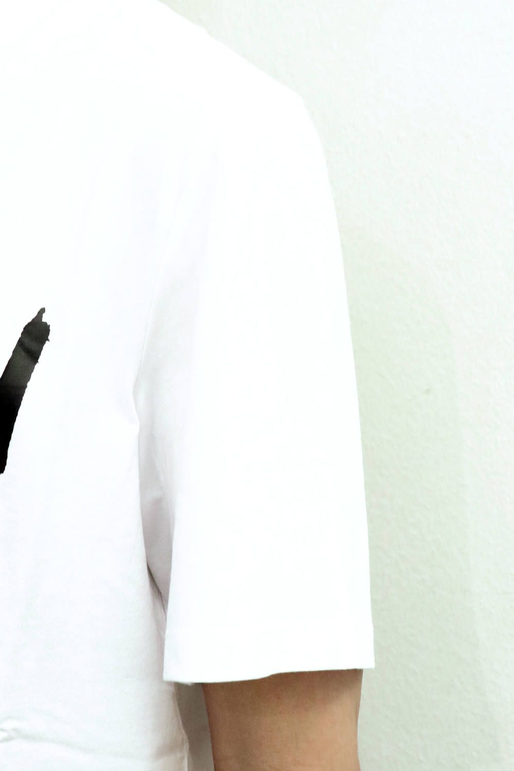 T-SHIRT WITH GRAFFITI LOGO