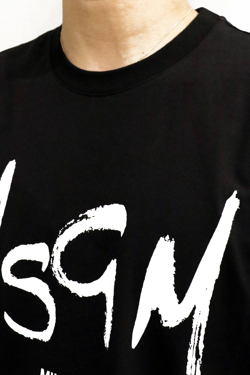 T-SHIRT WITH GRAFFITI LOGO