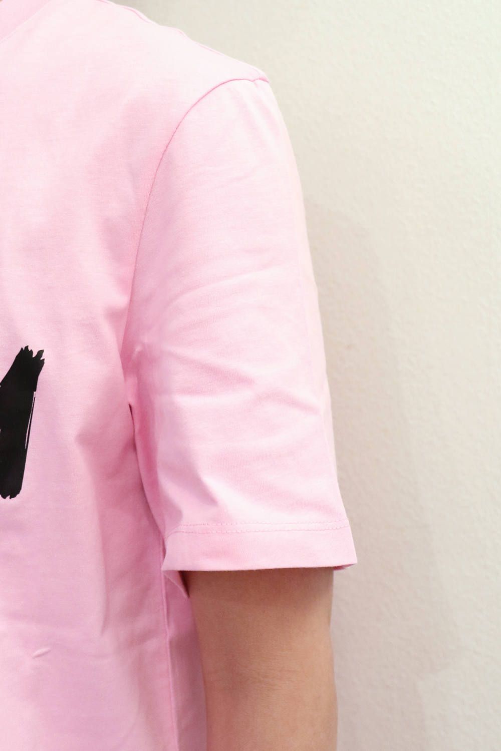 T-SHIRT WITH BRUSHSTROKE LOGO