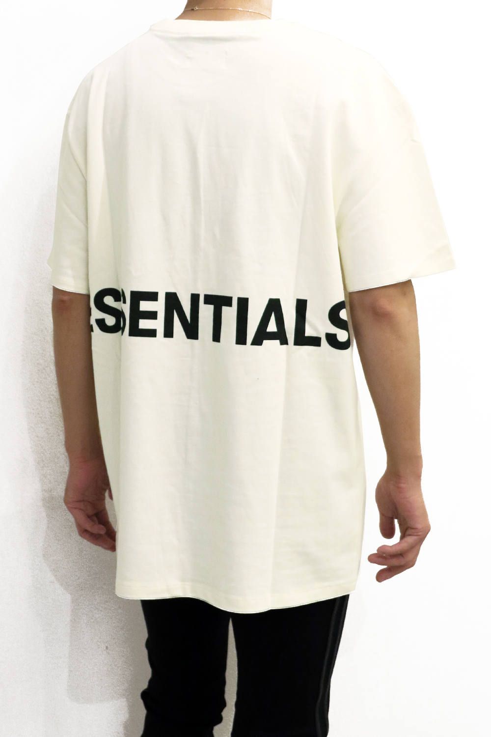 シュプリームessntials boxy t-shirt