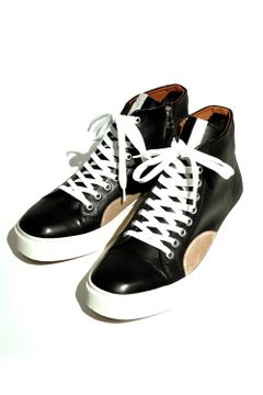 Classic lace-up sneakers