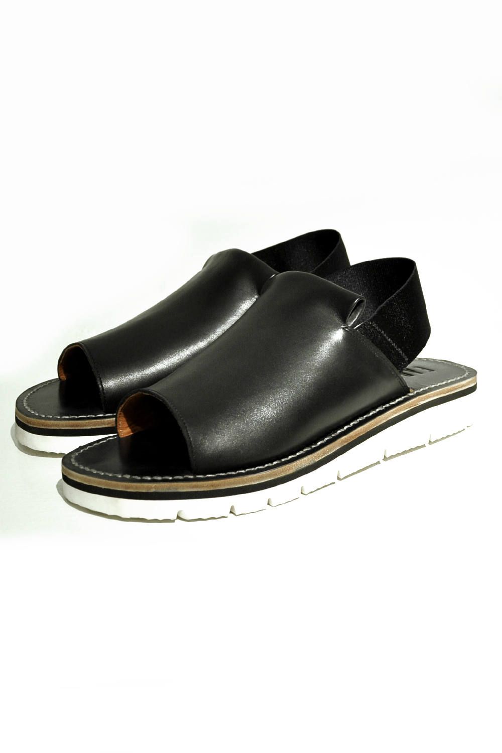 Back strap band sandals
