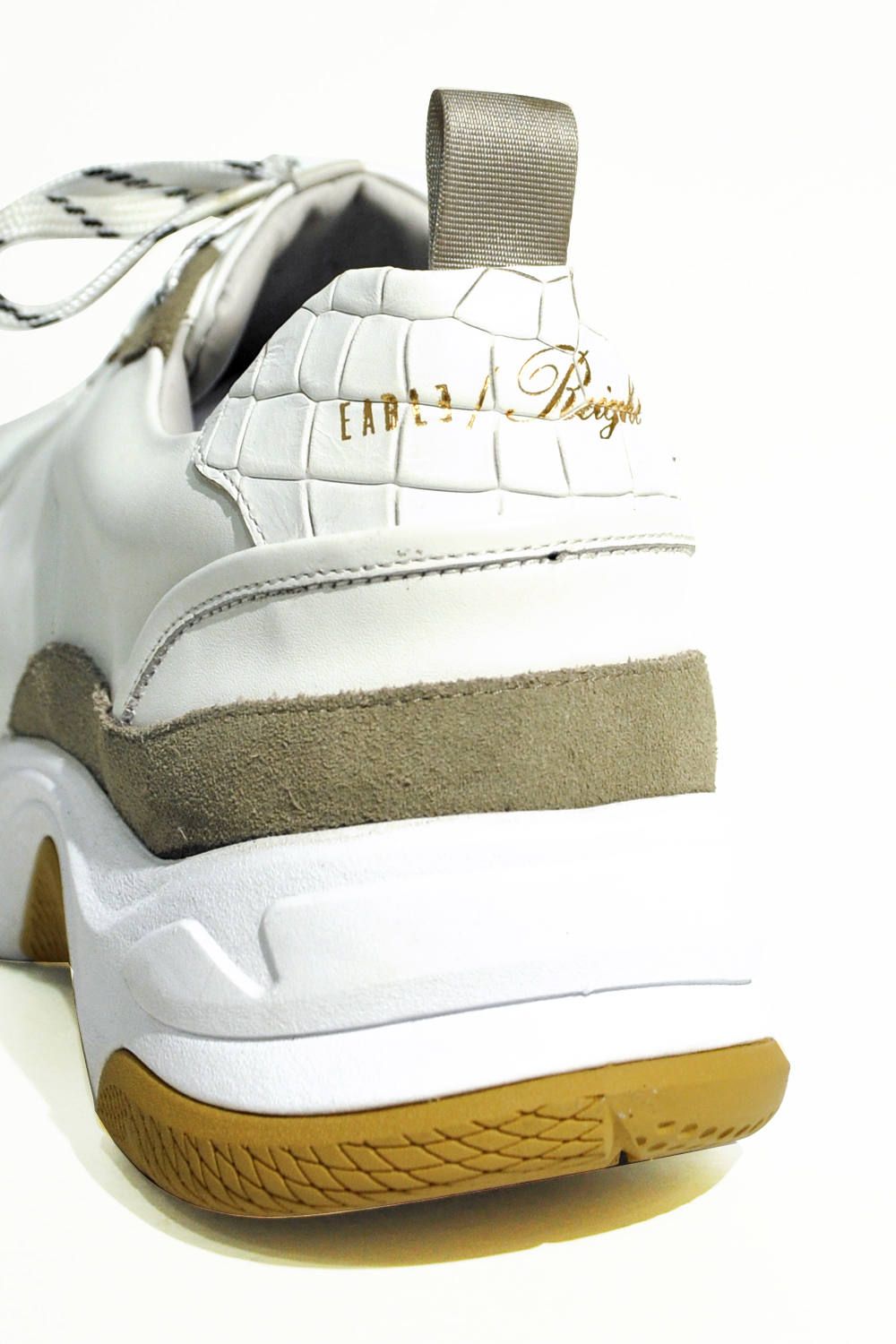 Hole cut sneakers L2